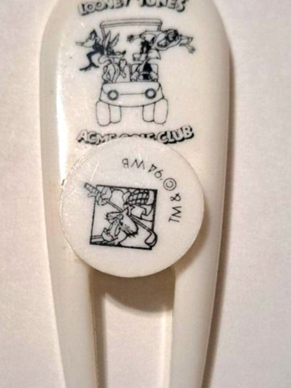 Looney toons acme golf club divot tool 1994 Warner bros Buggs Bunny Taz Daffy - Picture 3 of 4